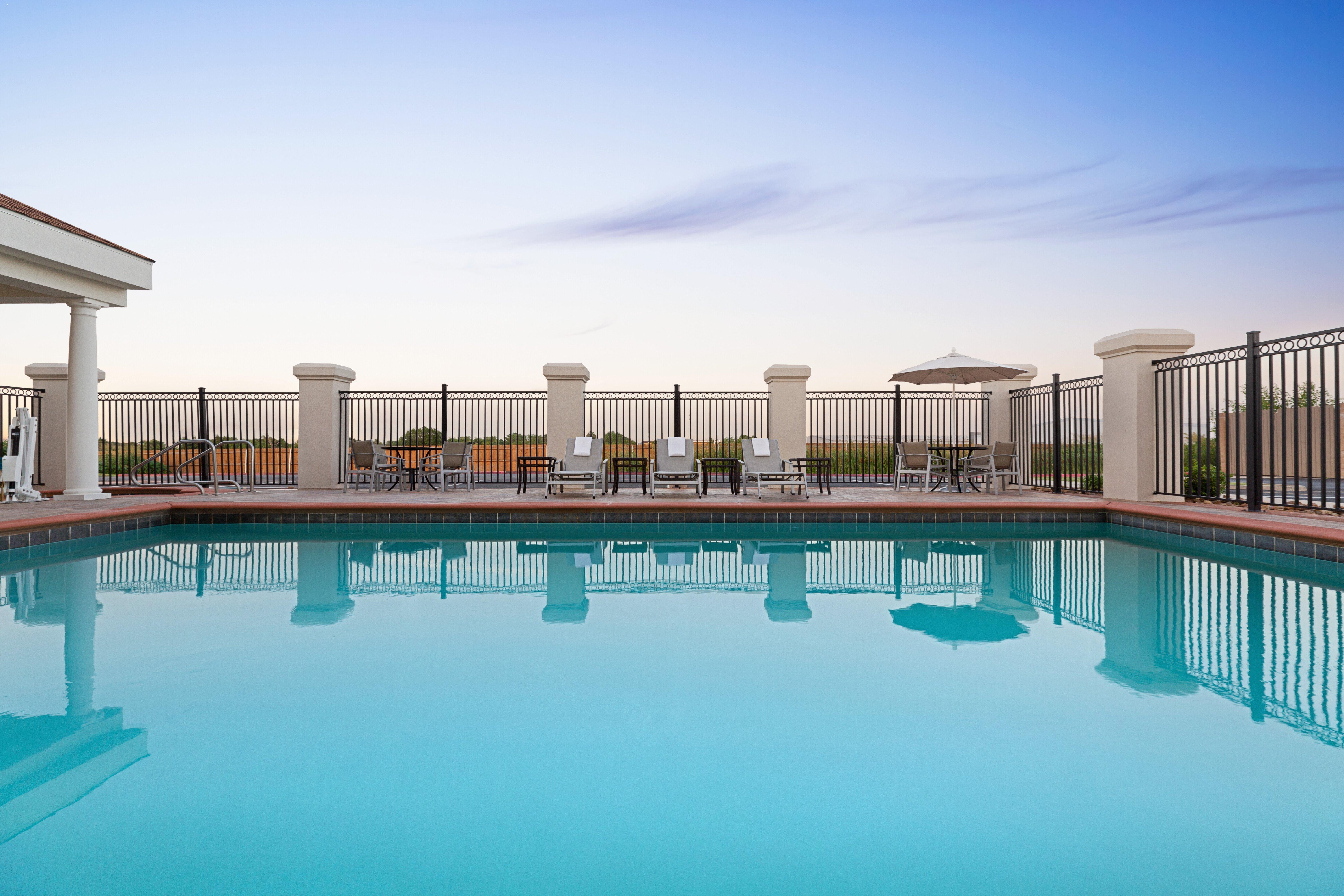 Holiday Inn Express Hotel & Suites Shawnee I-40 By Ihg Экстерьер фото