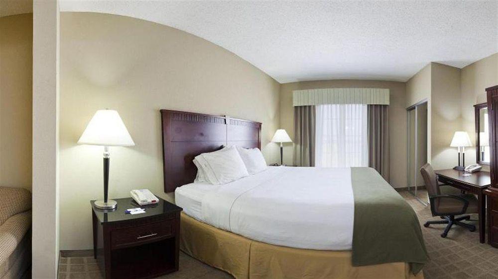 Holiday Inn Express Hotel & Suites Shawnee I-40 By Ihg Экстерьер фото