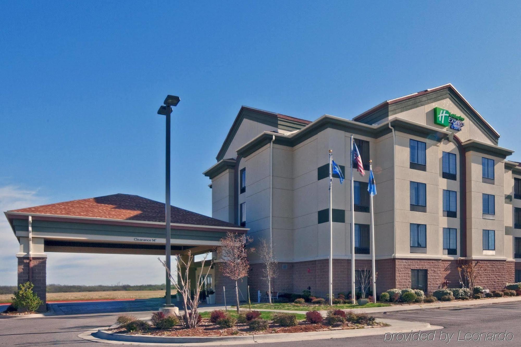 Holiday Inn Express Hotel & Suites Shawnee I-40 By Ihg Экстерьер фото